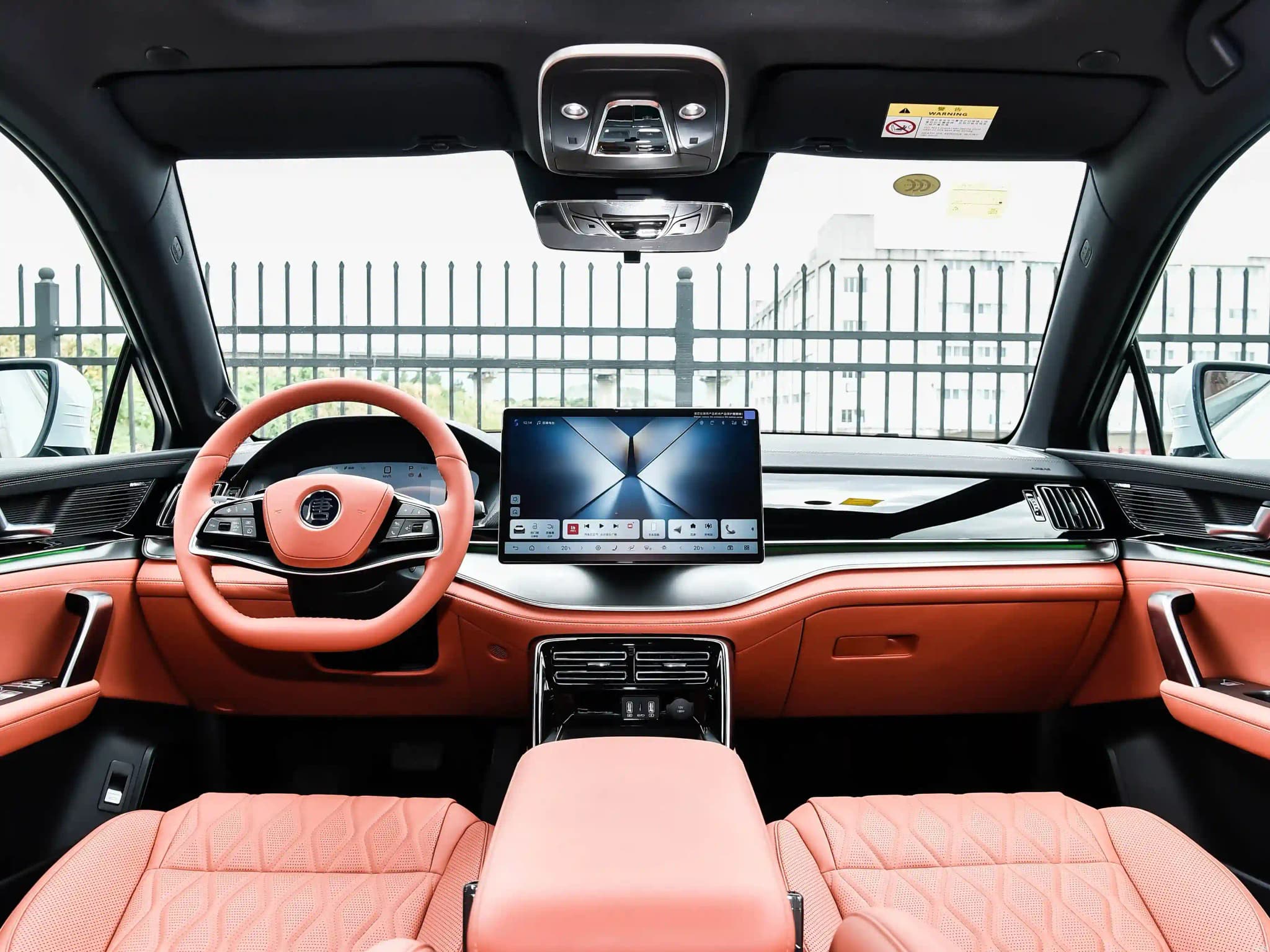BYD Tang DM-I interior