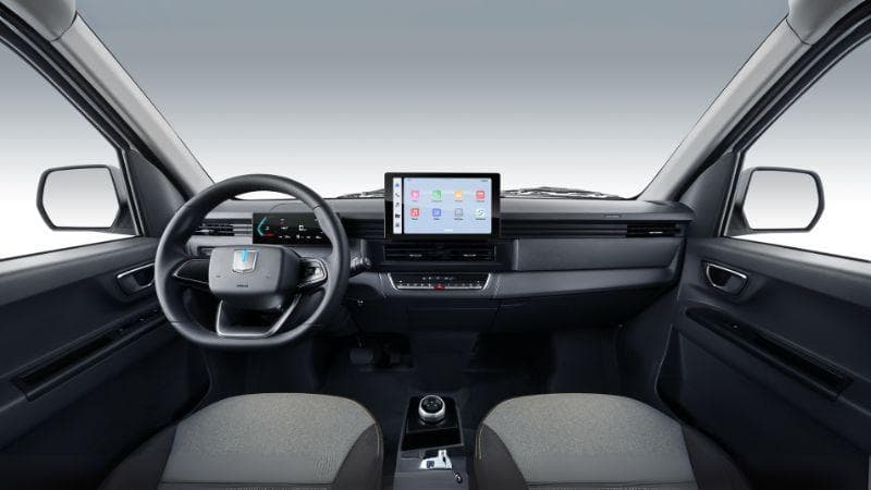 Farizon V8E Cargo Van interior